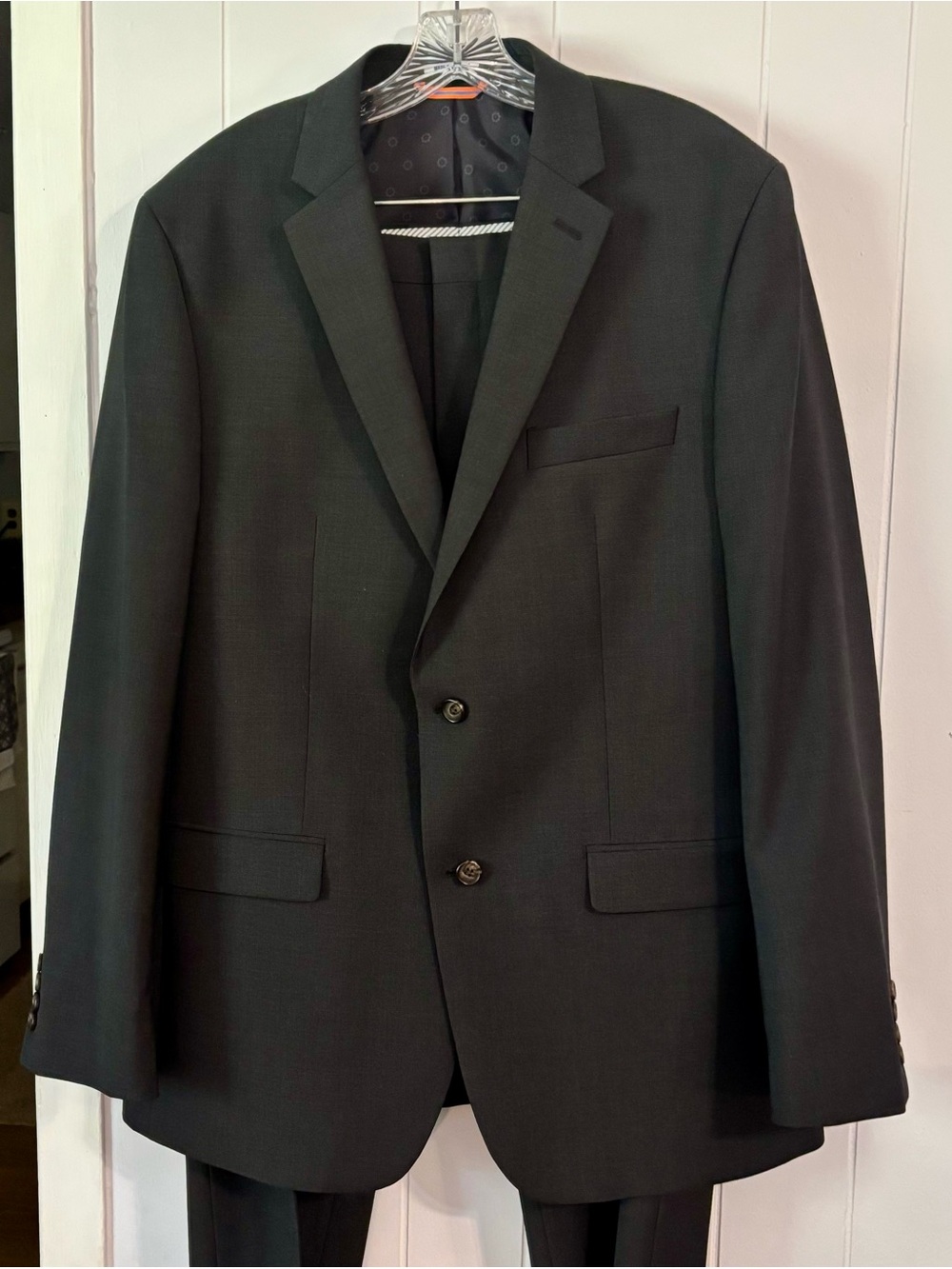 Crown & Ivy Suit